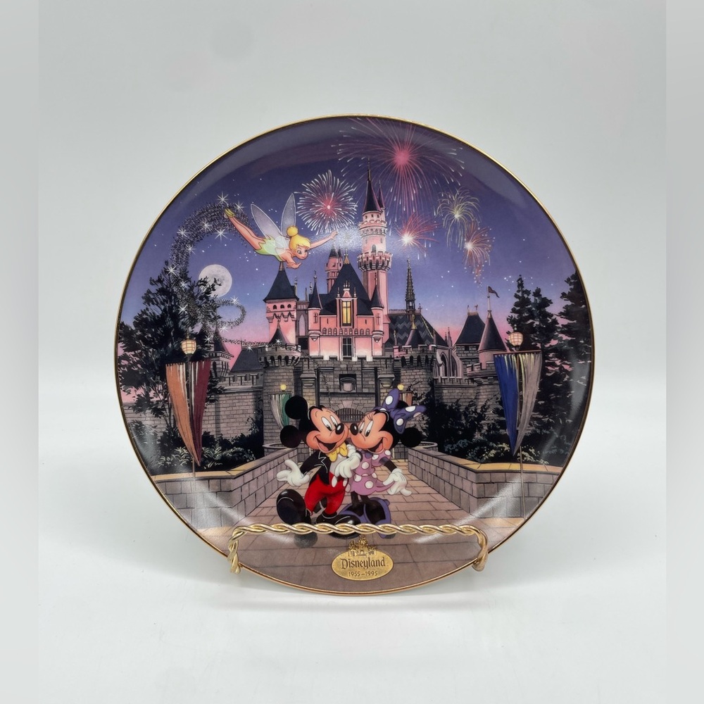 Vintage Disney “Sleepy Beauty Castle” 40th Anniversary Plate, 8 1/8”